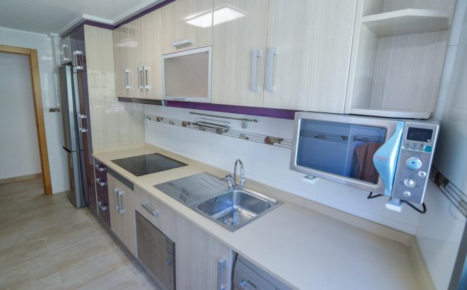 Herverkoop - Appartement -
Torrevieja - Playa del Cura