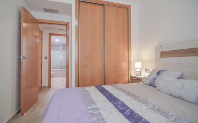 Herverkoop - Appartement -
Torrevieja - Playa del Cura