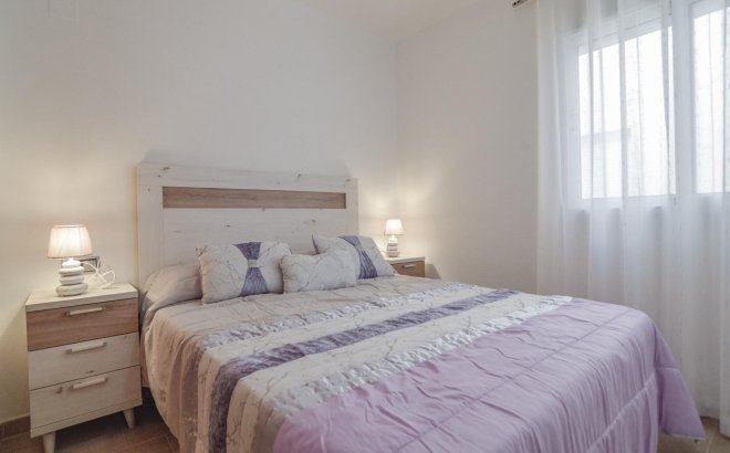 Herverkoop - Appartement -
Torrevieja - Playa del Cura