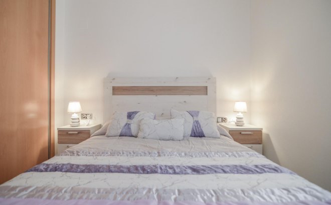 Herverkoop - Appartement -
Torrevieja - Playa del Cura