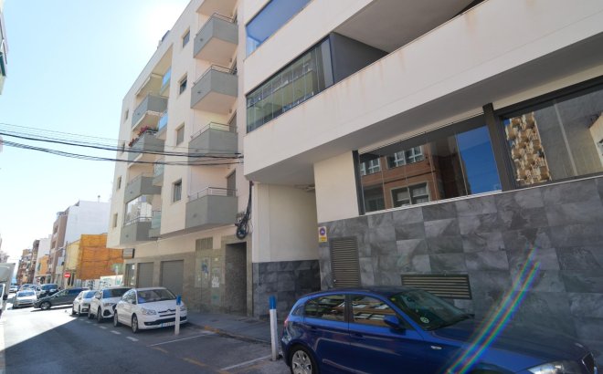 Herverkoop - Appartement -
Torrevieja - Playa del Cura