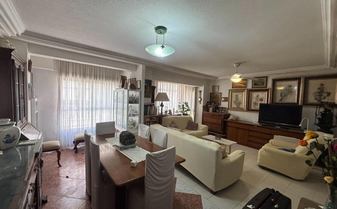 Revente - Appartement -
Torrevieja