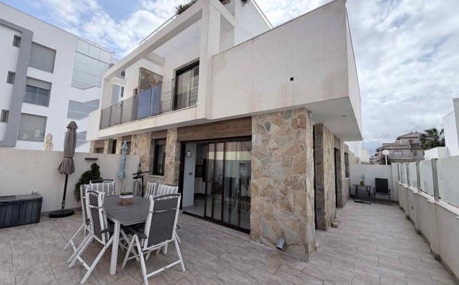 Resale - Town House -
Cabo Roig - Costa Blanca