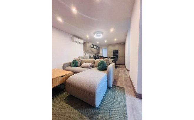 Herverkoop - Town House -
San Miguel de Salinas - Inland