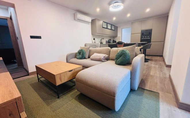 Herverkoop - Town House -
San Miguel de Salinas - Inland