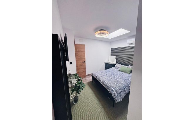 Herverkoop - Town House -
San Miguel de Salinas - Inland