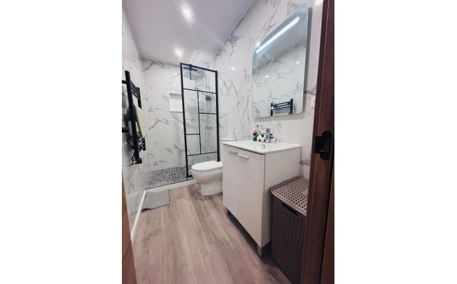 Herverkoop - Town House -
San Miguel de Salinas - Inland