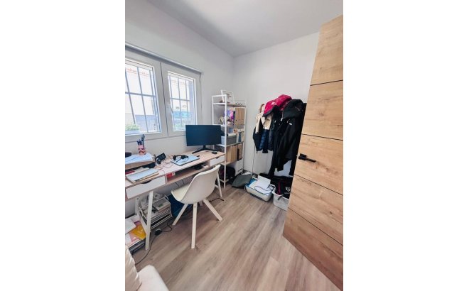 Herverkoop - Town House -
San Miguel de Salinas - Inland