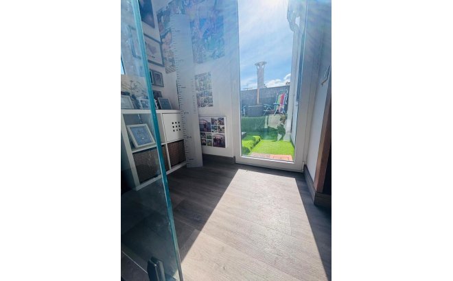 Herverkoop - Town House -
San Miguel de Salinas - Inland