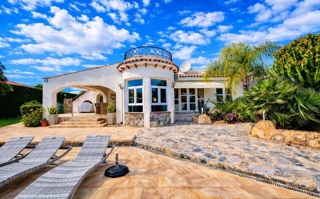 Resale - Villa -
Cabo Roig - Costa Blanca