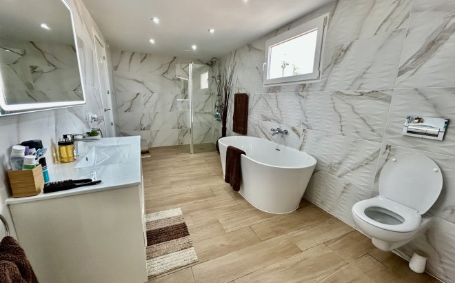 Resale - Villa -
Cabo Roig - Costa Blanca