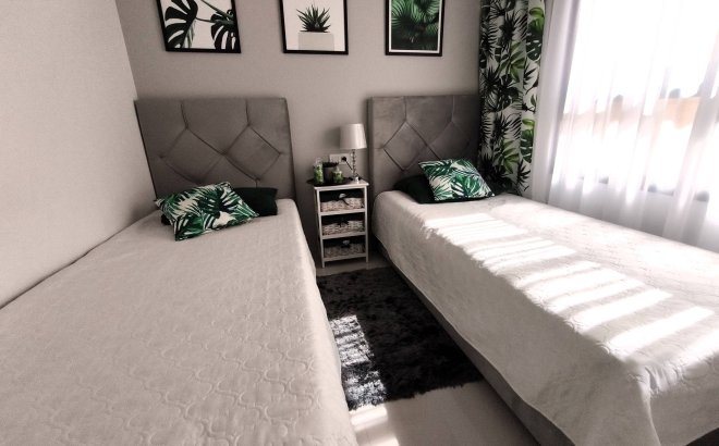 Resale - Apartment -
Pilar de la Horadada - La Torre De La Horadada