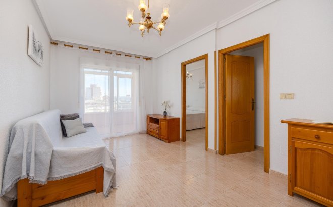 Herverkoop - Appartement -
Torrevieja - Estacion De Autobuses