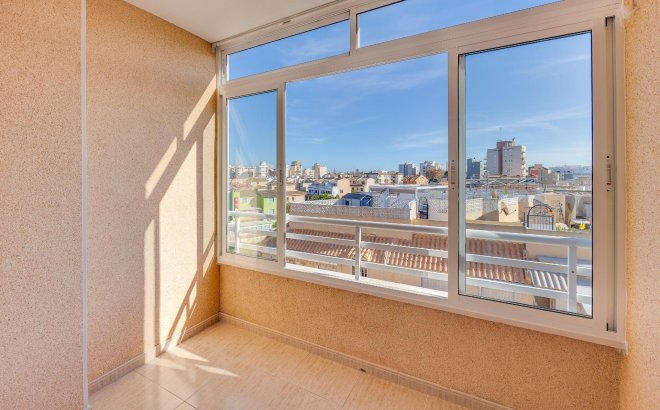 Herverkoop - Appartement -
Torrevieja - Estacion De Autobuses