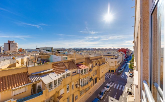 Herverkoop - Appartement -
Torrevieja - Estacion De Autobuses