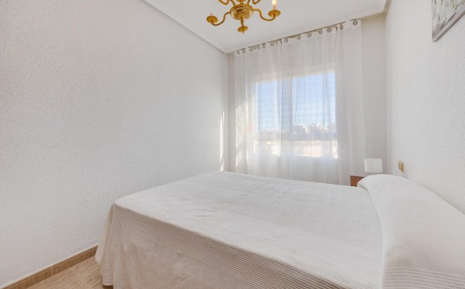 Herverkoop - Appartement -
Torrevieja - Estacion De Autobuses