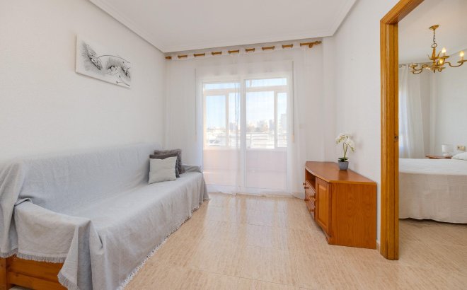 Herverkoop - Appartement -
Torrevieja - Estacion De Autobuses