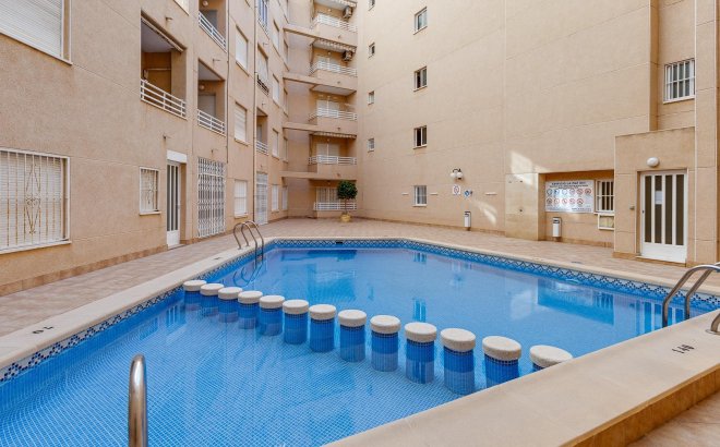 Herverkoop - Appartement -
Torrevieja - Estacion De Autobuses