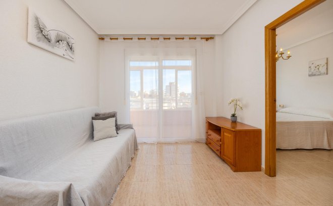 Herverkoop - Appartement -
Torrevieja - Estacion De Autobuses