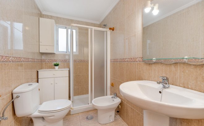 Herverkoop - Appartement -
Torrevieja - Estacion De Autobuses