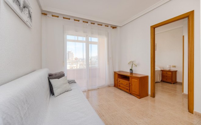 Herverkoop - Appartement -
Torrevieja - Estacion De Autobuses