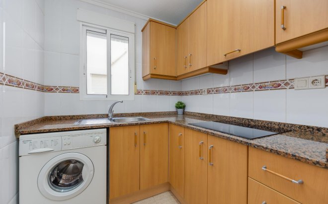 Herverkoop - Appartement -
Torrevieja - Estacion De Autobuses