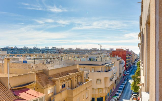 Herverkoop - Appartement -
Torrevieja - Estacion De Autobuses