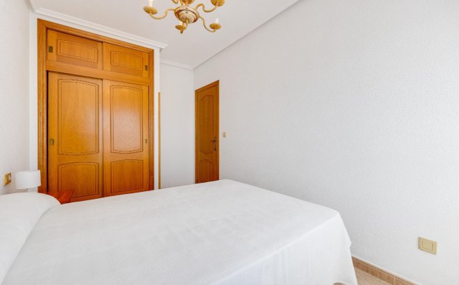 Herverkoop - Appartement -
Torrevieja - Estacion De Autobuses