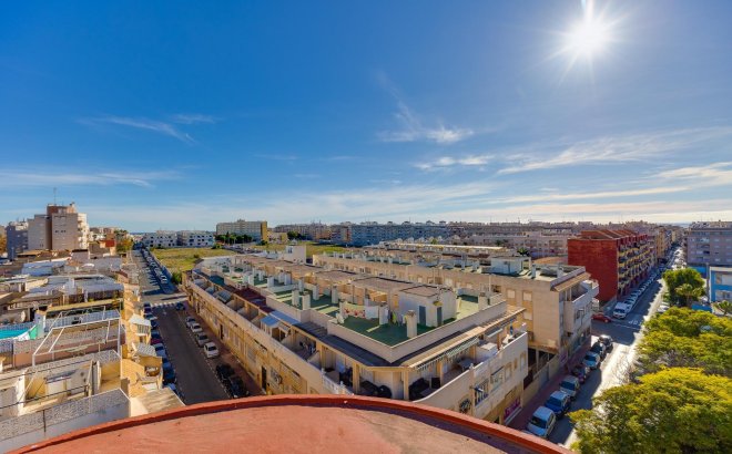 Herverkoop - Appartement -
Torrevieja - Estacion De Autobuses