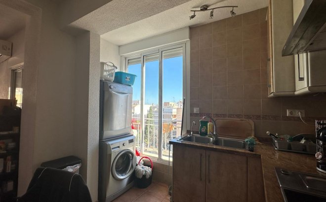 Revente - Appartement -
Torrevieja - Estacion De Autobuses
