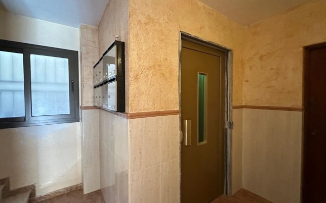 Revente - Appartement -
Torrevieja - Estacion De Autobuses