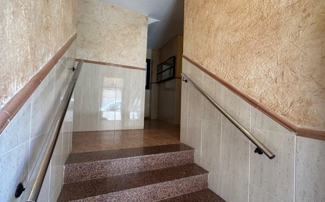 Revente - Appartement -
Torrevieja - Estacion De Autobuses