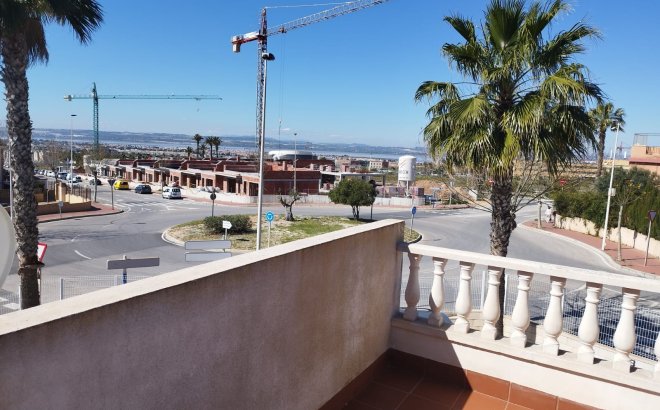 Resale - Bungalow -
Torrevieja - Costa Blanca