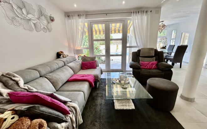 Revente - Villa -
Cabo Roig - Costa Blanca