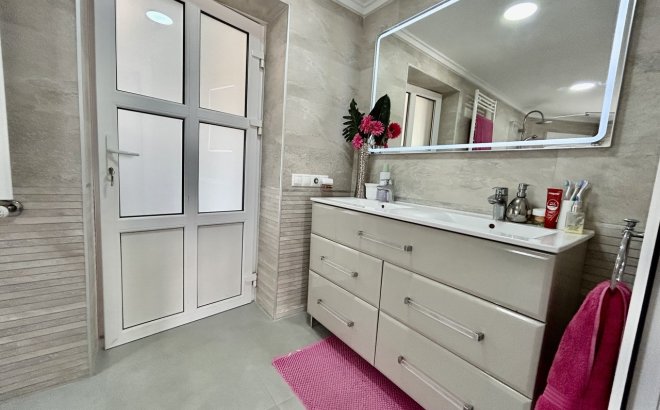 Revente - Villa -
Cabo Roig - Costa Blanca