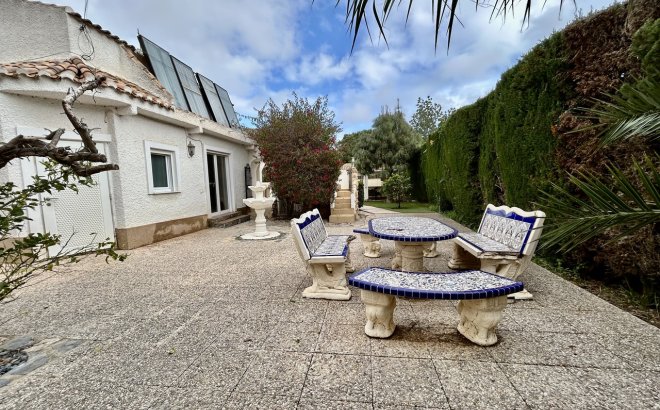 Revente - Villa -
Cabo Roig - Costa Blanca