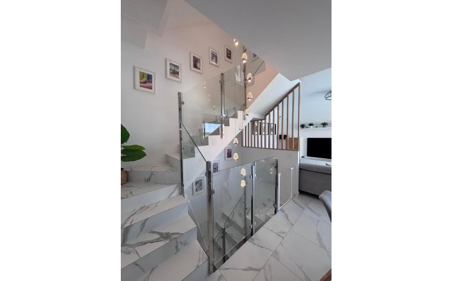 Revente - Villa -
Villamartin - Costa Blanca