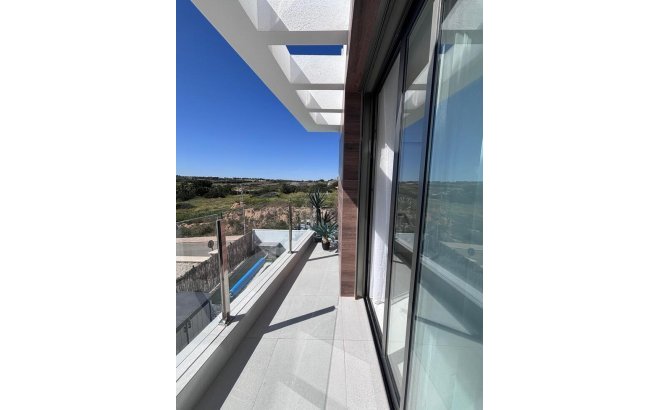 Revente - Villa -
Villamartin - Costa Blanca