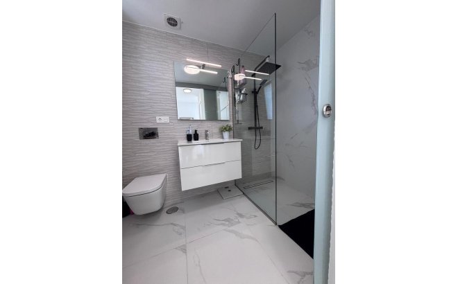 Revente - Villa -
Villamartin - Costa Blanca