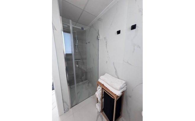 Revente - Villa -
Villamartin - Costa Blanca