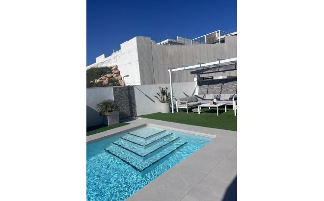 Revente - Villa -
Villamartin - Costa Blanca