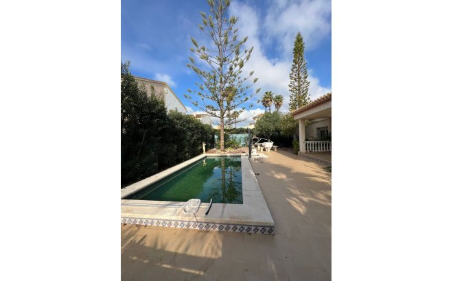 Revente - Villa -
Playa Flamenca