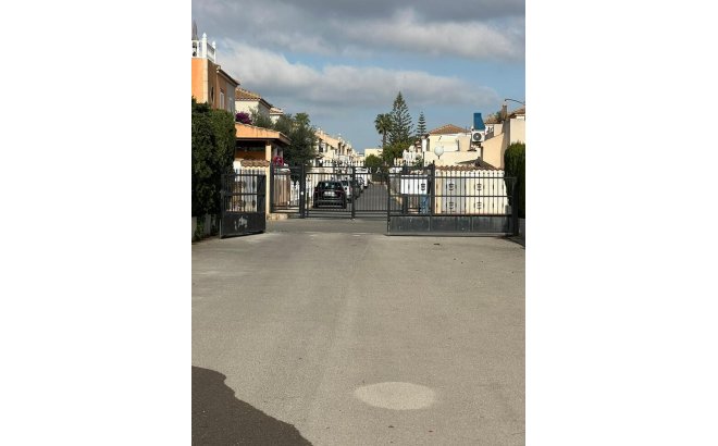 Revente - Villa -
Playa Flamenca