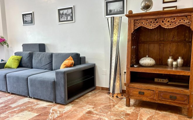 Herverkoop - Appartement -
Torrevieja - Centro