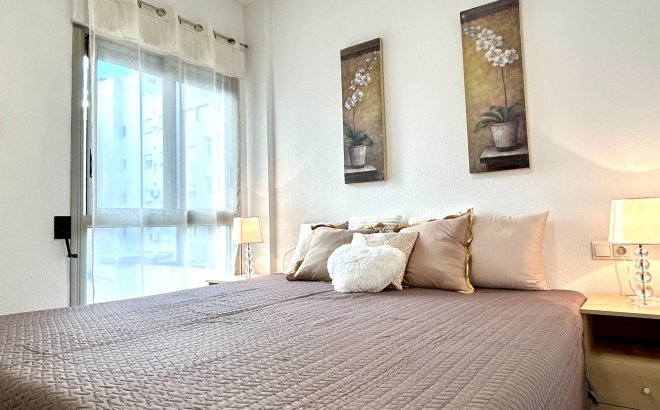 Herverkoop - Appartement -
Torrevieja - Centro