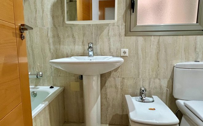 Herverkoop - Appartement -
Torrevieja - Centro