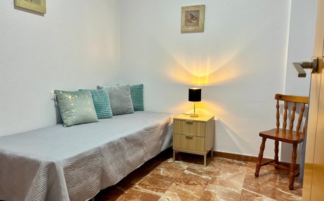 Herverkoop - Appartement -
Torrevieja - Centro