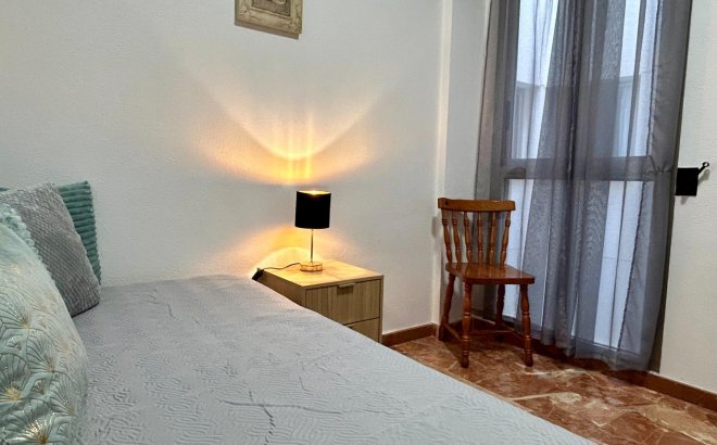 Herverkoop - Appartement -
Torrevieja - Centro