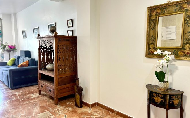 Herverkoop - Appartement -
Torrevieja - Centro