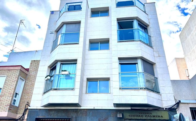 Herverkoop - Appartement -
Torrevieja - Centro